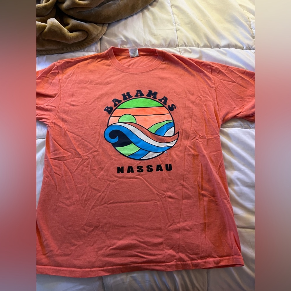 Island T-Shirt Bahamas peach colored T-shirt size extra large XL